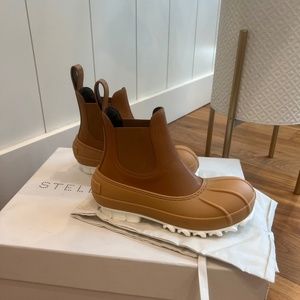 Stella McCartney Chain Sole Chelsea Boots in Camel, Size EU 35